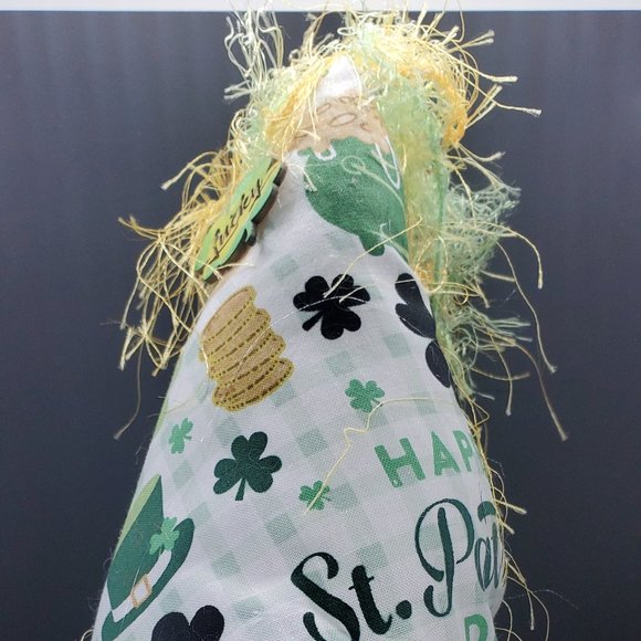 St Patricks Day Gnome - Picture 2 of 3